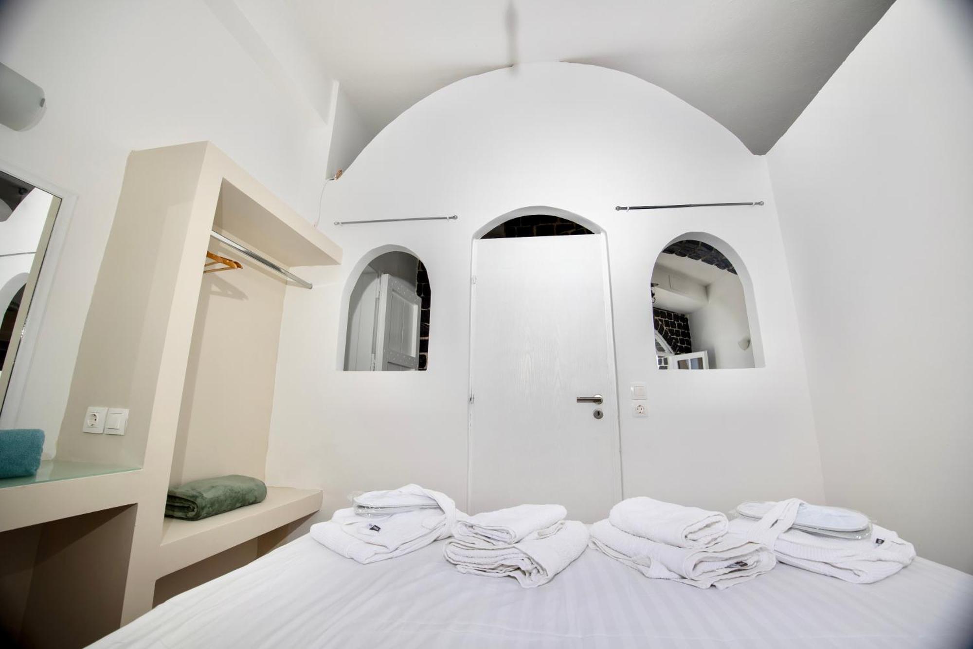 Dawn Suites Santorini Vourvoulos Room photo