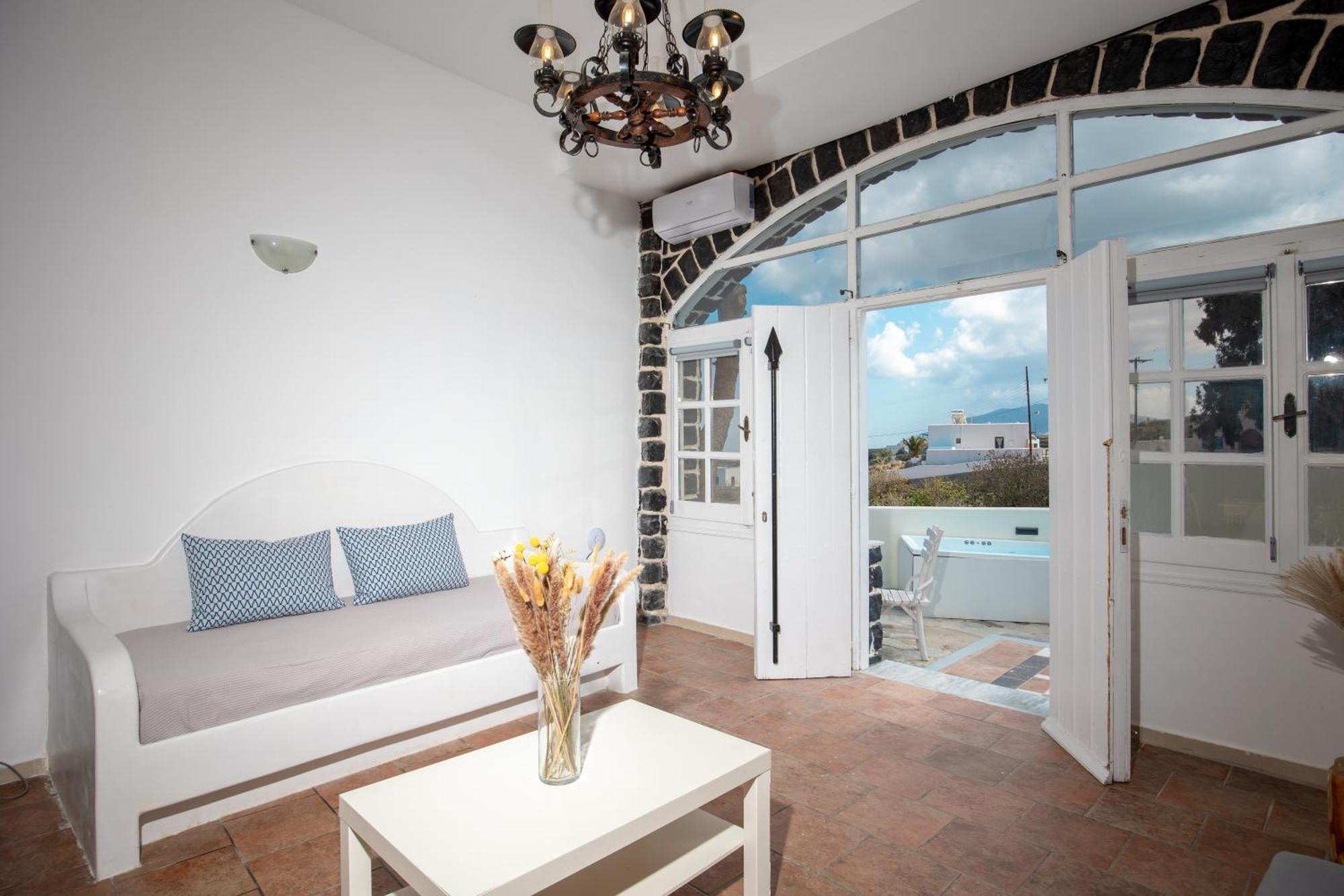 Dawn Suites Santorini Vourvoulos Room photo