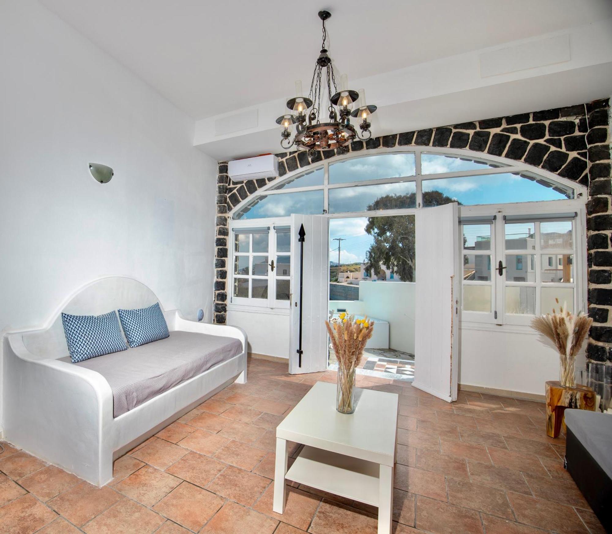 Dawn Suites Santorini Vourvoulos Room photo